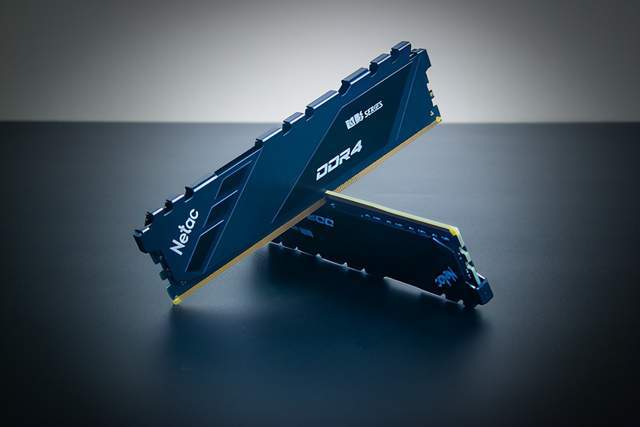 和记官网国产内存品牌崛起朗科越影3200内存超频神器